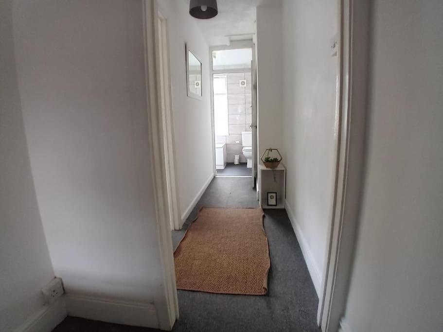 Large Family Home Central Location 3 Double Bedrooms And 1 Single Bedroom Кардифф Экстерьер фото