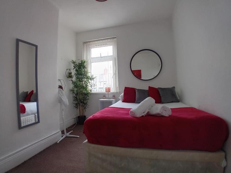 Large Family Home Central Location 3 Double Bedrooms And 1 Single Bedroom Кардифф Экстерьер фото