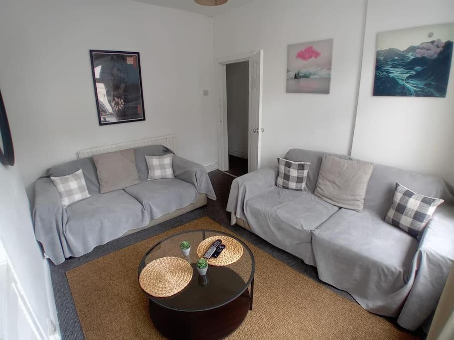 Large Family Home Central Location 3 Double Bedrooms And 1 Single Bedroom Кардифф Экстерьер фото