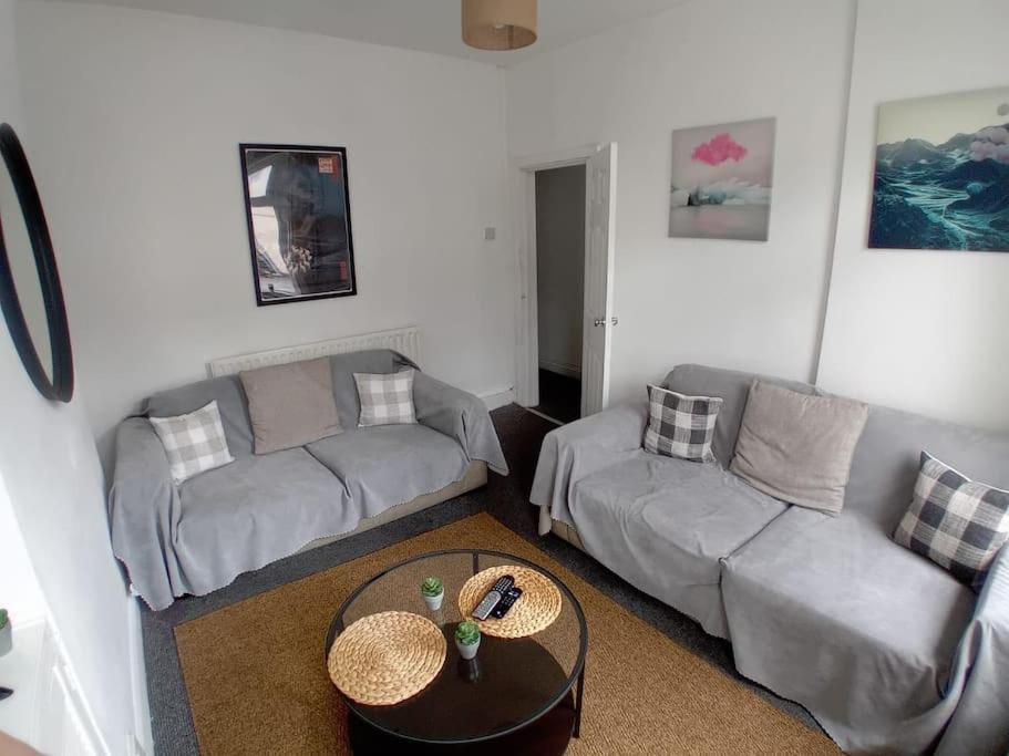Large Family Home Central Location 3 Double Bedrooms And 1 Single Bedroom Кардифф Экстерьер фото